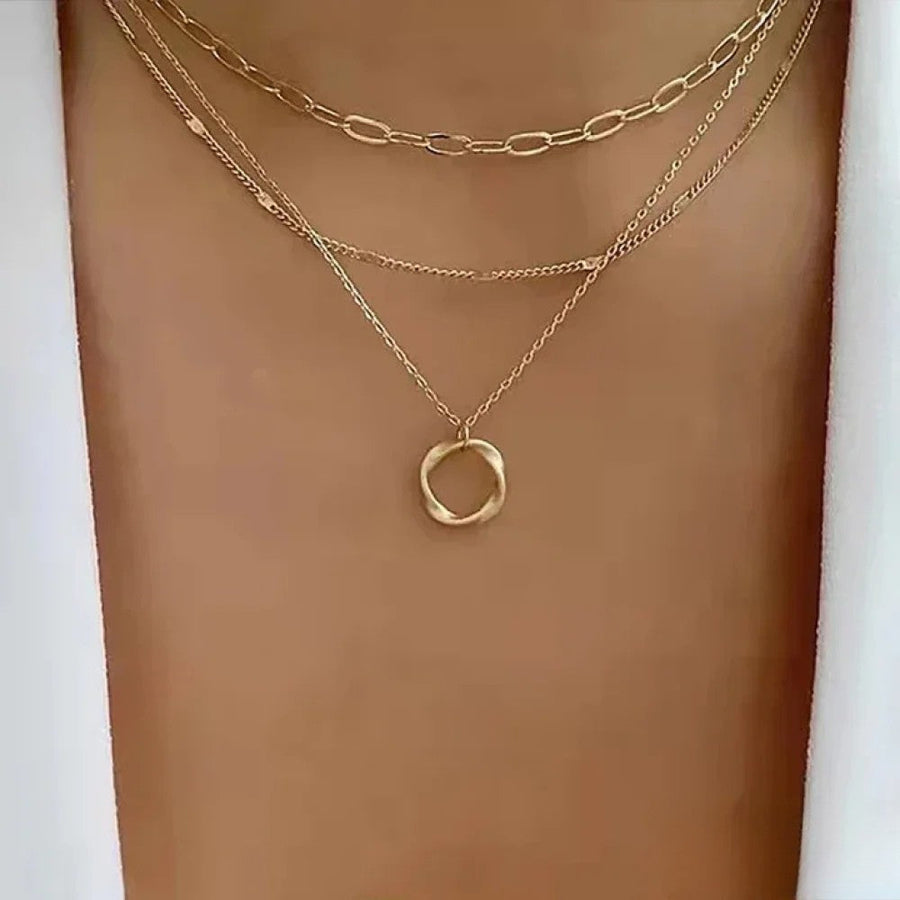 Avine – Retro Gold Necklace
