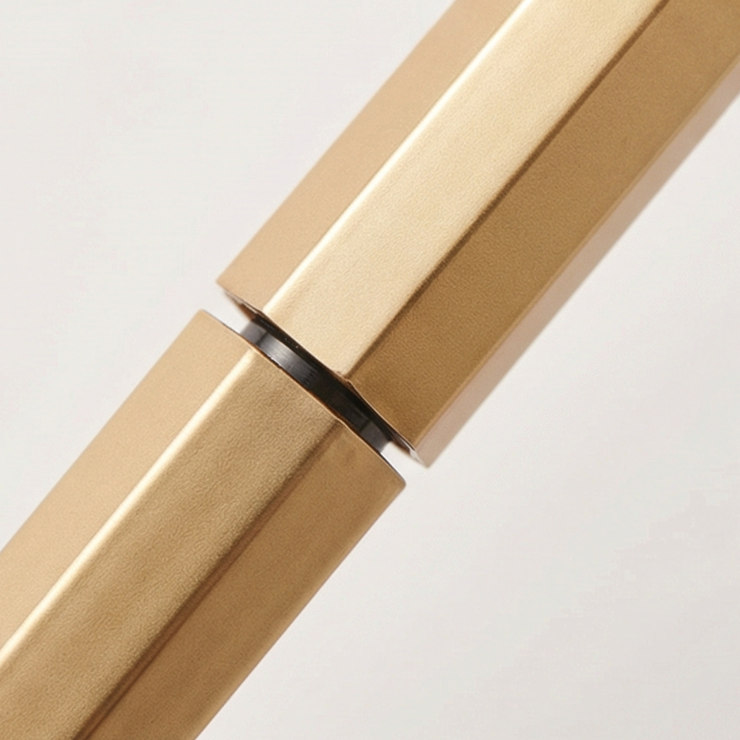Linéa – Precision Liquid Eyeliner Pen for Women