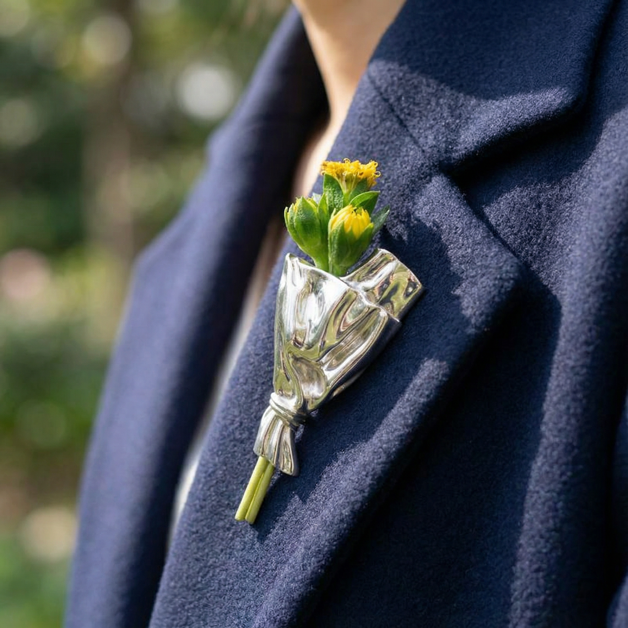 Florette - Wearable flower vase brooch