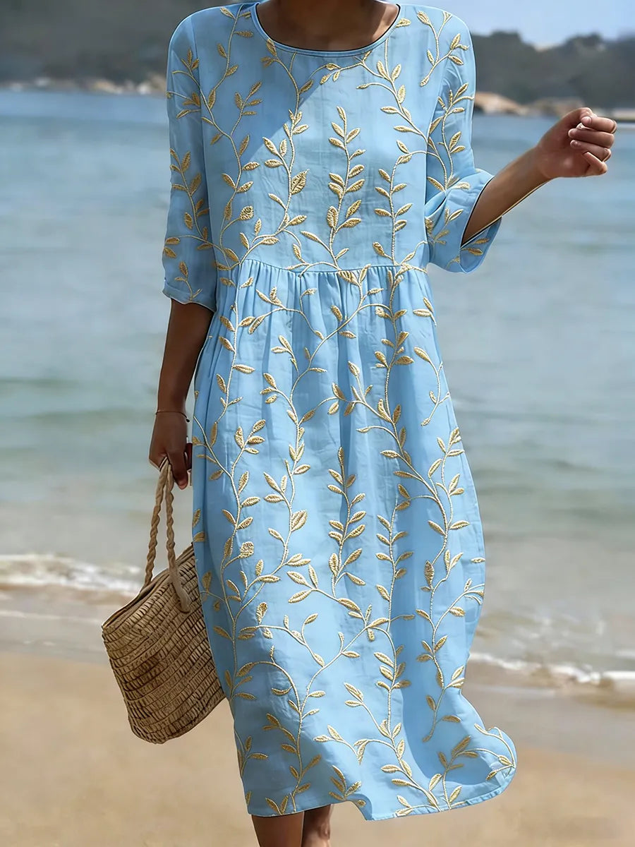 Casual women's dress with floral print.