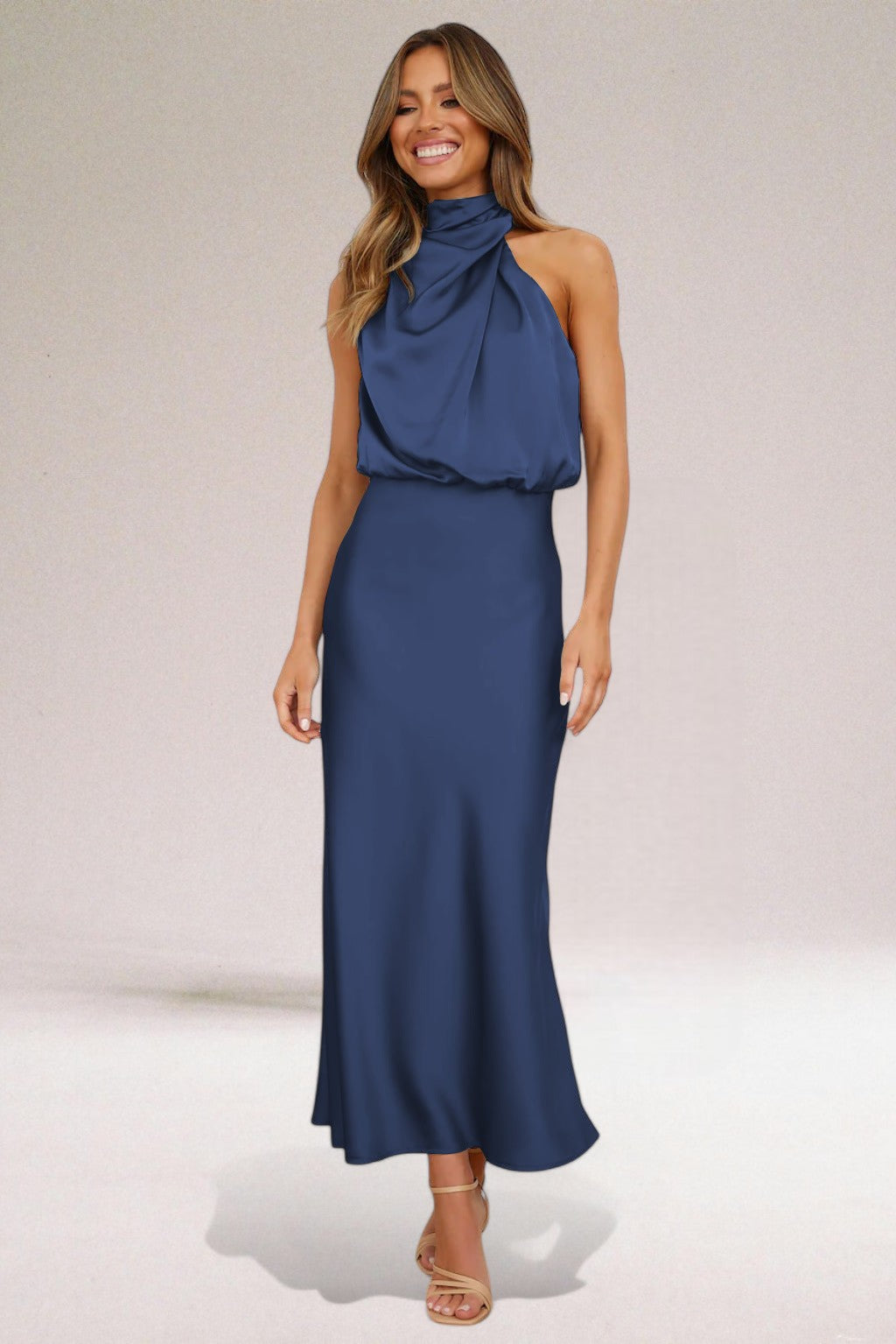Élodie™ | Glamorous satin dress with halter neck.