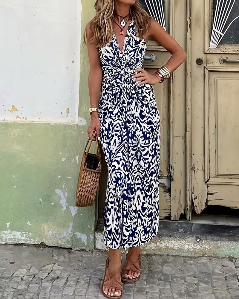 Maxi dress with thin straps. Light and feminine
