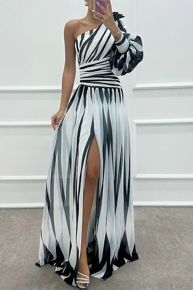Shiloh - Abito Maxi Elegante a Righe con Spalla Scoperta