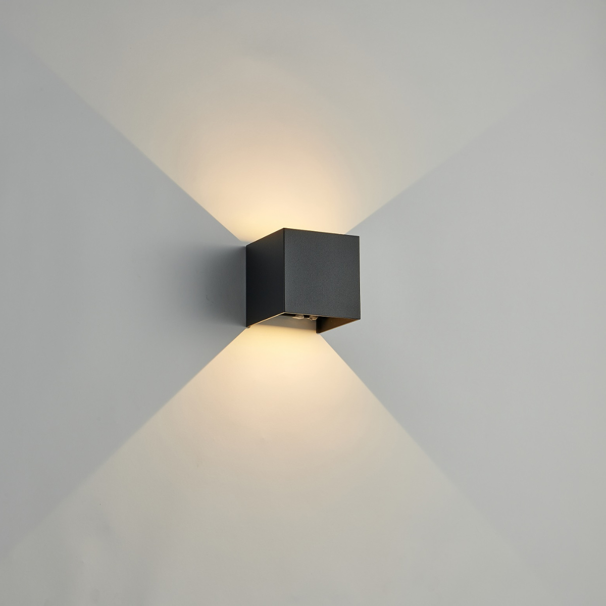 Glindra – Modern Touch-Activated Cube Wall Light
