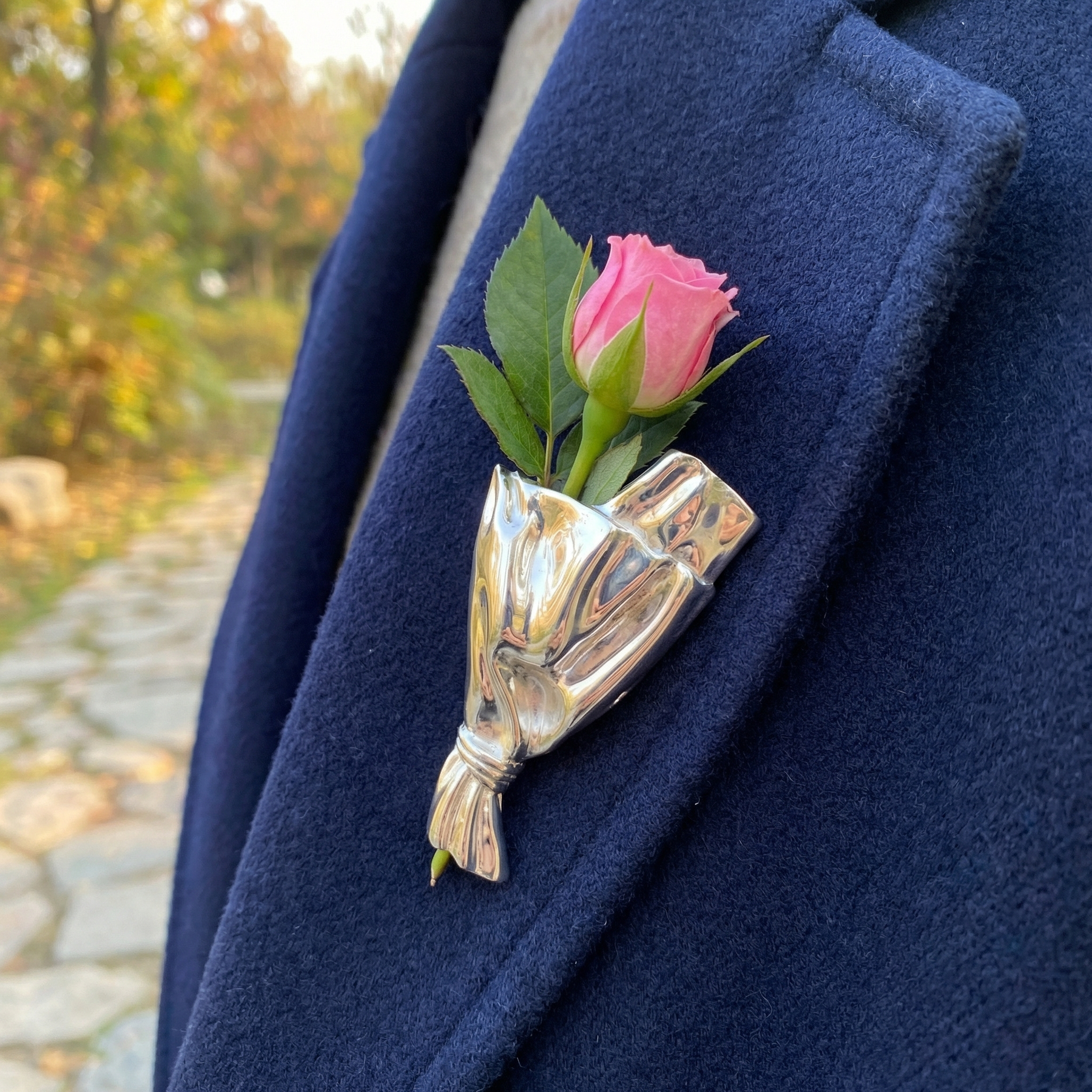 Florette - Wearable flower vase brooch