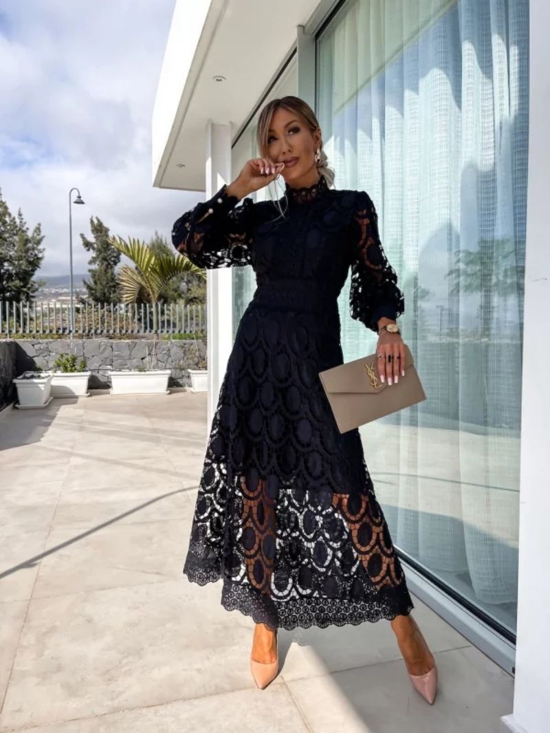 Noor - Romantic Lace Dress