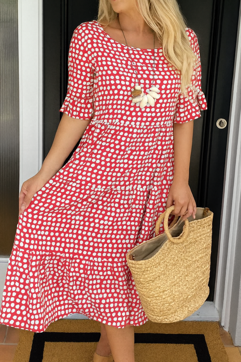 IRIS | SABLE MIDI DRESS WITH SHORT SLEEVES