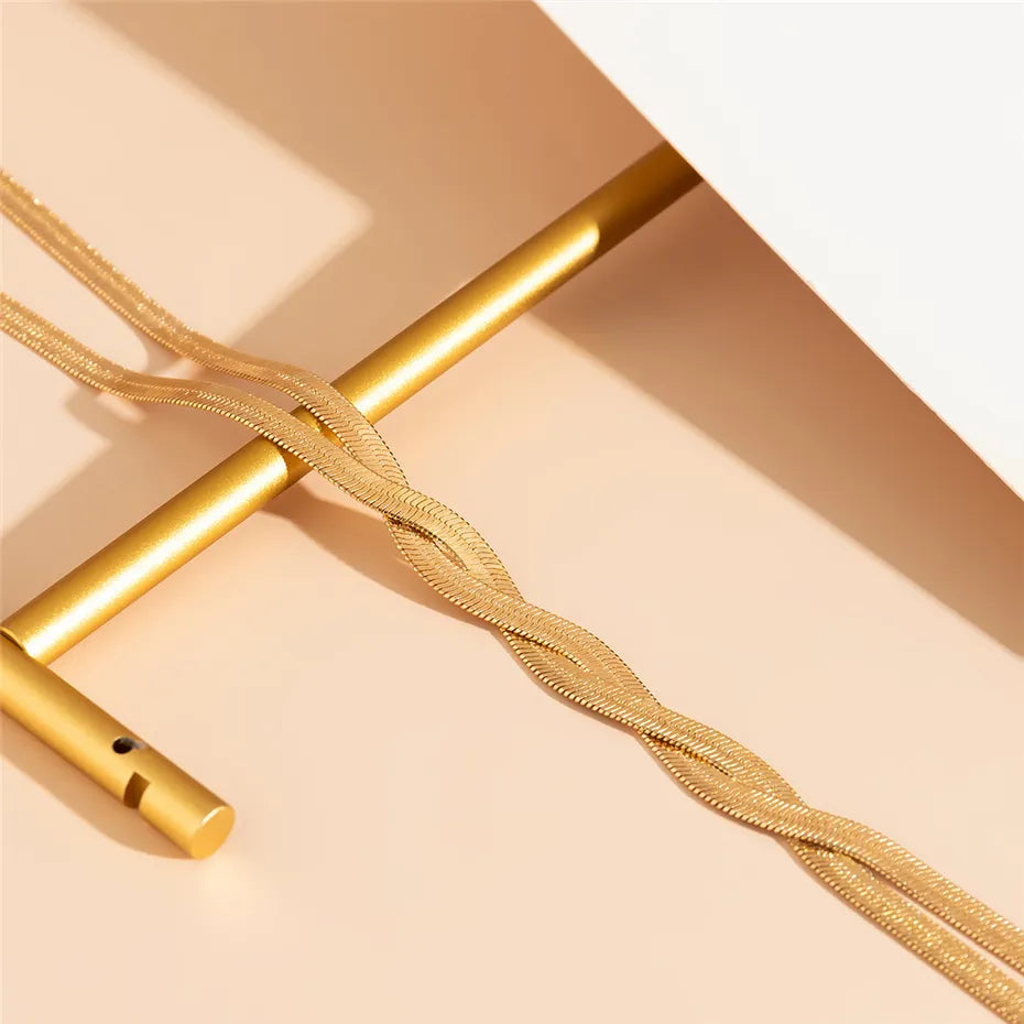 Flaira – Adjustable gold collar with snake design