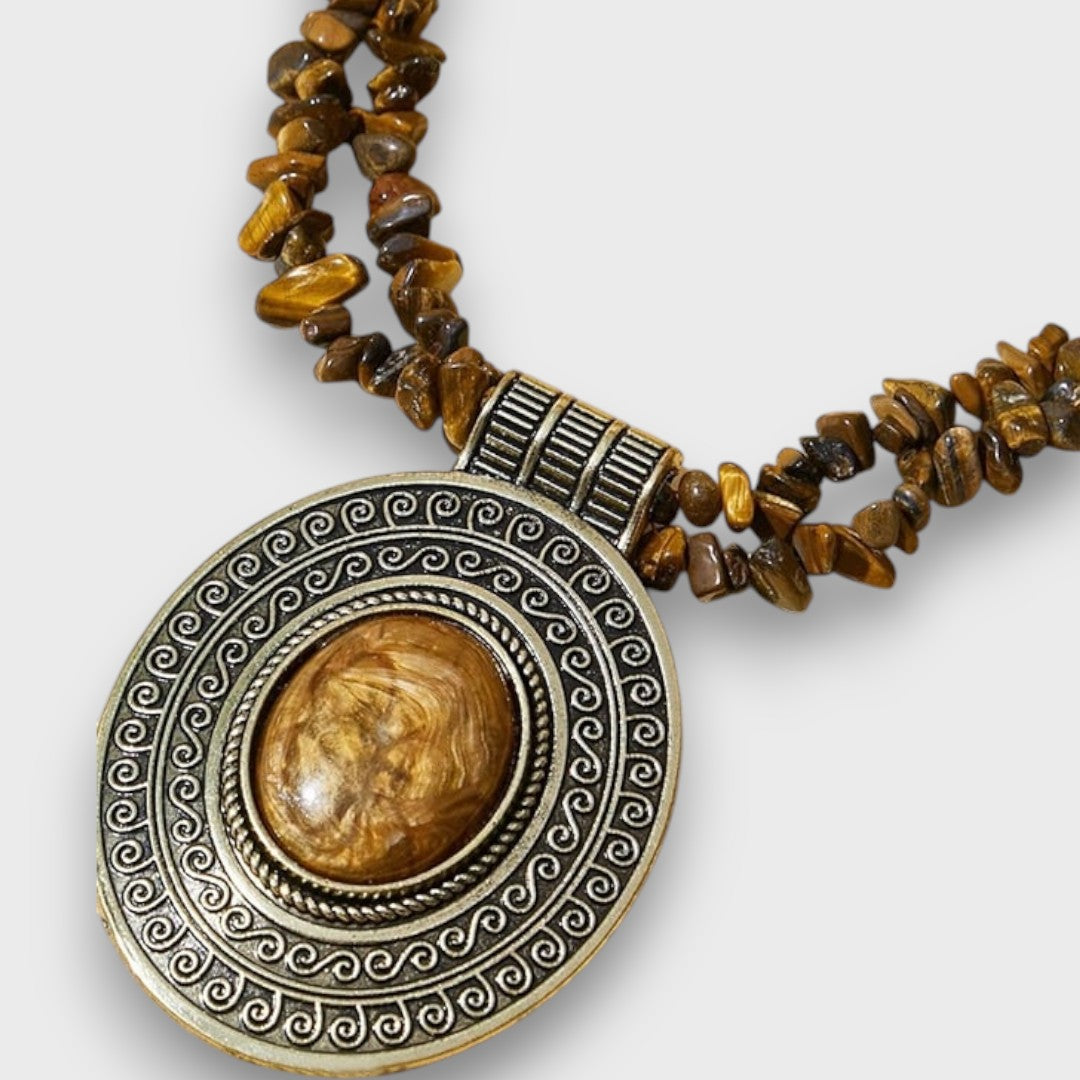 Maralis – Vintage Collar with Natural Stone Pendant