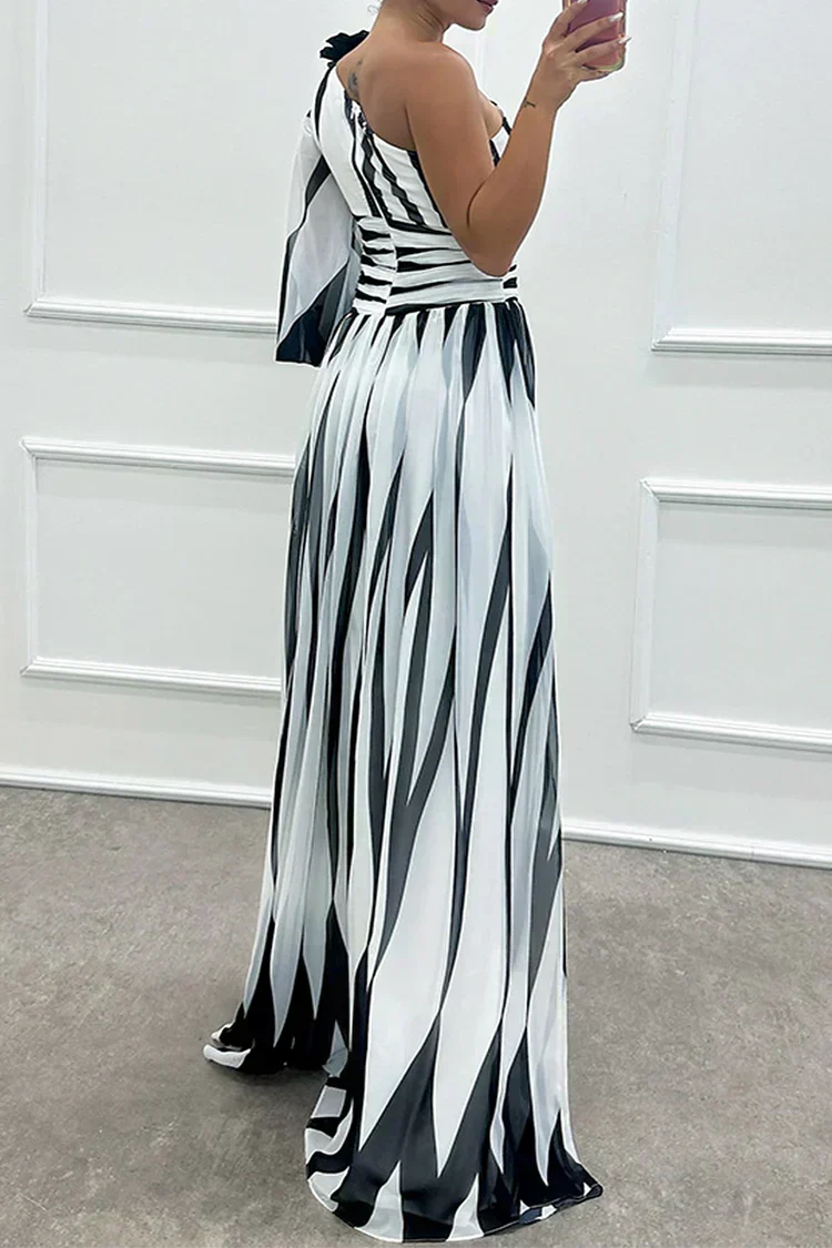 Shiloh - Abito Maxi Elegante a Righe con Spalla Scoperta
