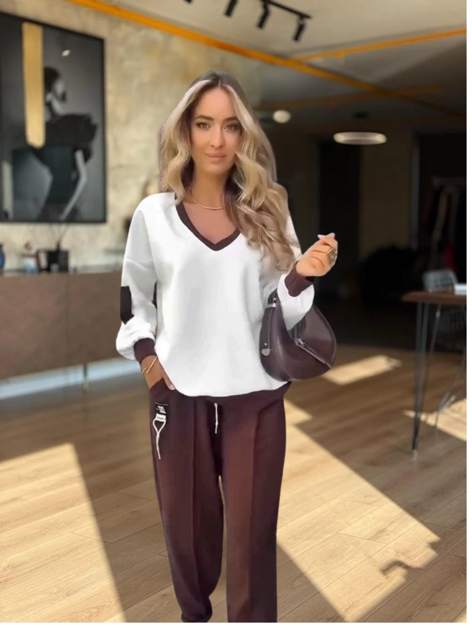 ALINA – SOFT V-NECK TWO-TONE LOUNGE SET