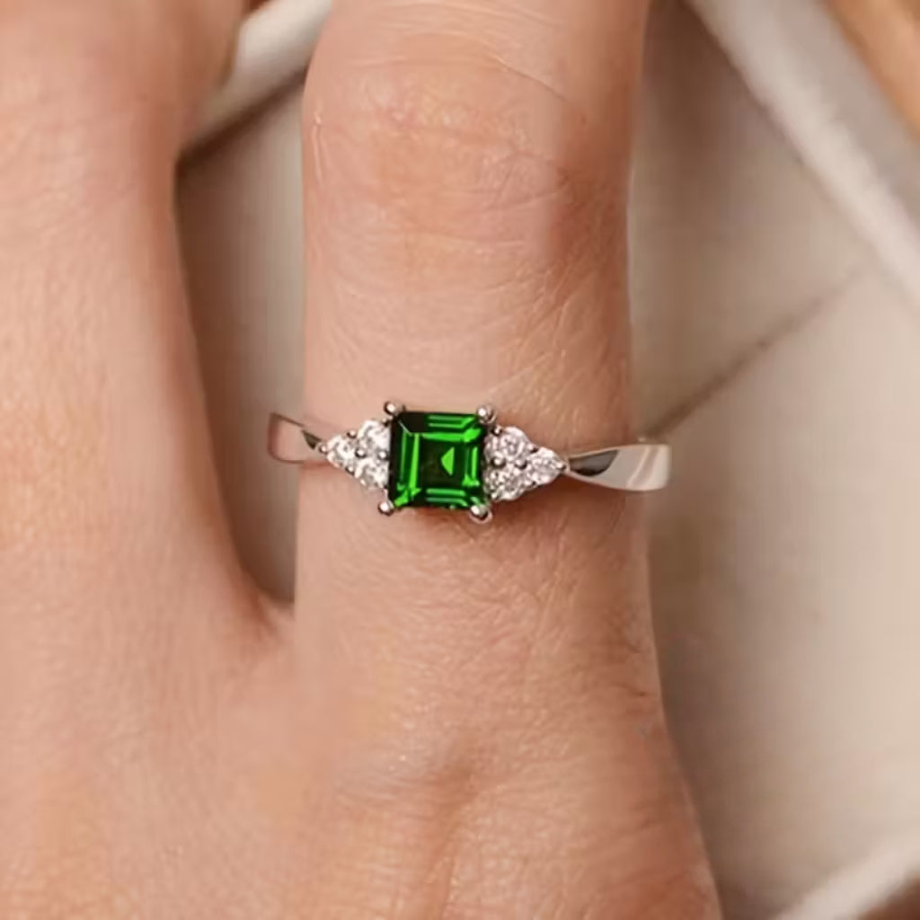 Verde Solitaire Ring