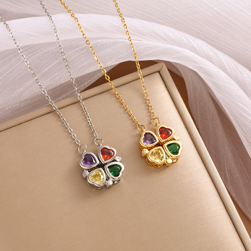 Cloverelle – Sparkling Clover Pendant Necklace