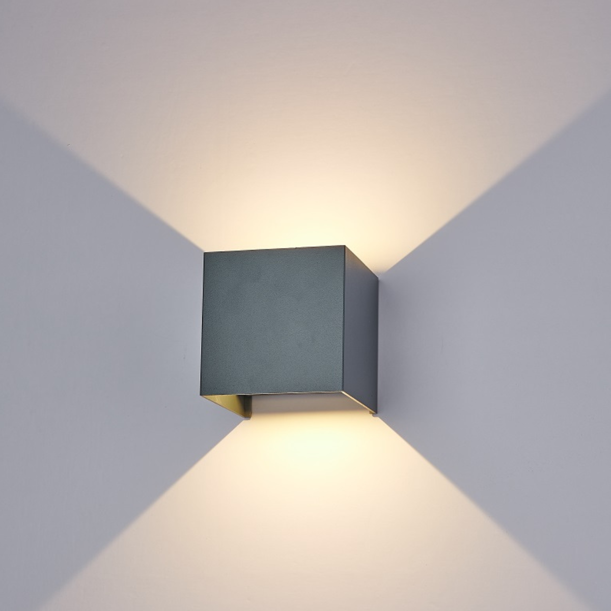 Glindra – Modern Touch-Activated Cube Wall Light