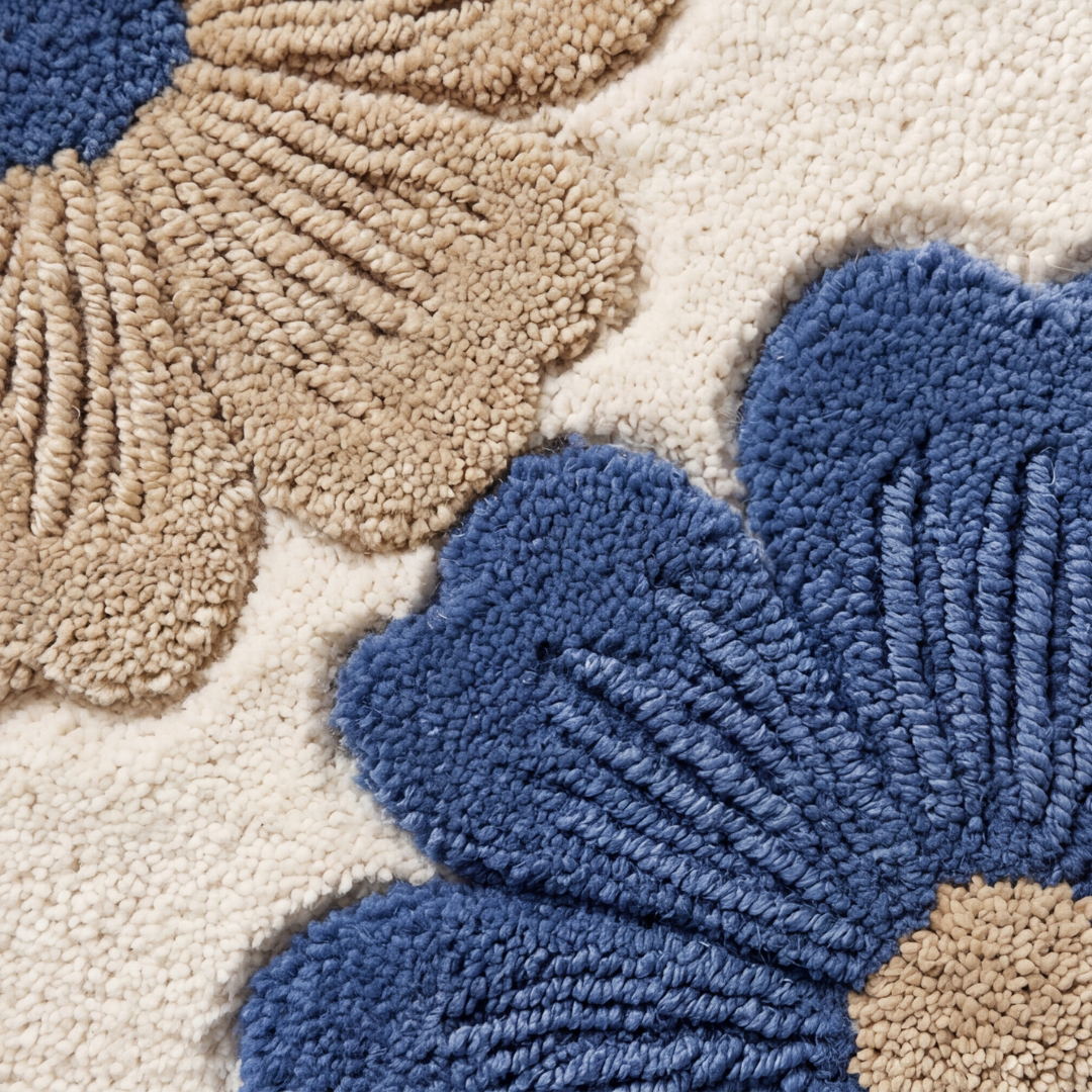 Bloomora – Sculpted Floral Accent Rug