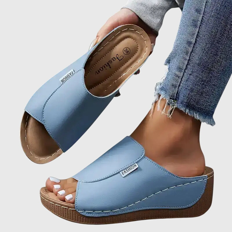 Bríd™ | Classic Comfort Walking Sandals