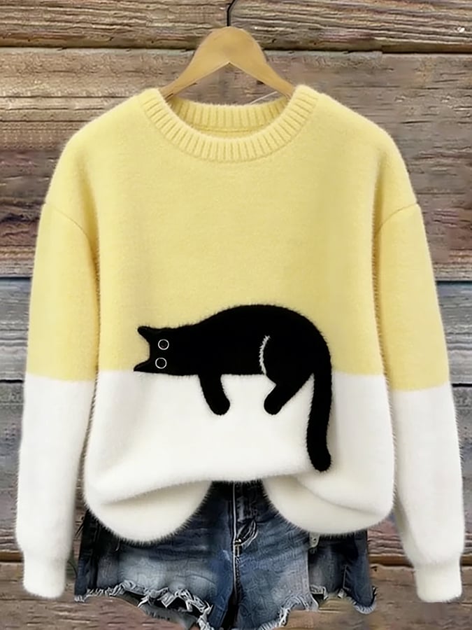 Luna™ | Women's Sweatshirt with Cat Graphic