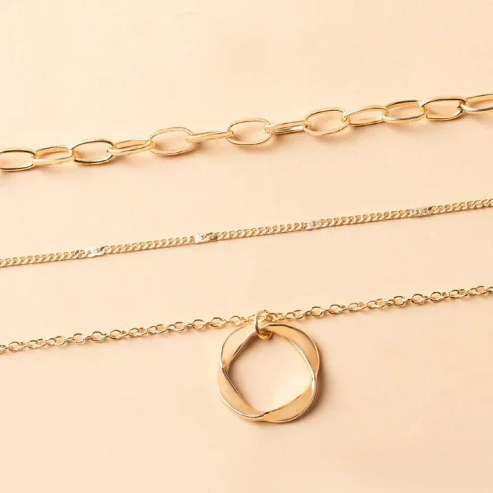 Avine – Retro Gold Necklace