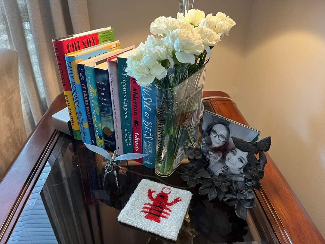 Florenza - Book-Shaped Acrylic Vase for Home Decor