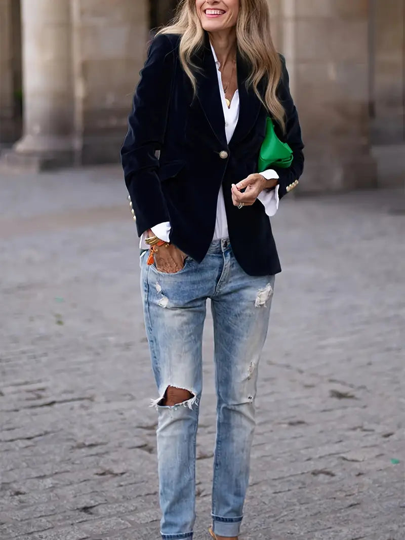 Savannah – Elegant Velvet Blazer