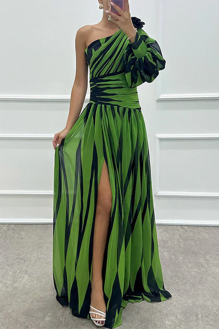 Shiloh - Abito Maxi Elegante a Righe con Spalla Scoperta