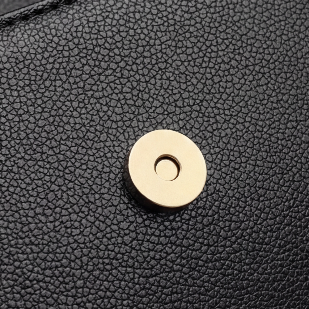 Leafara - Elegant Crossbody Bag with Leaf Detail
