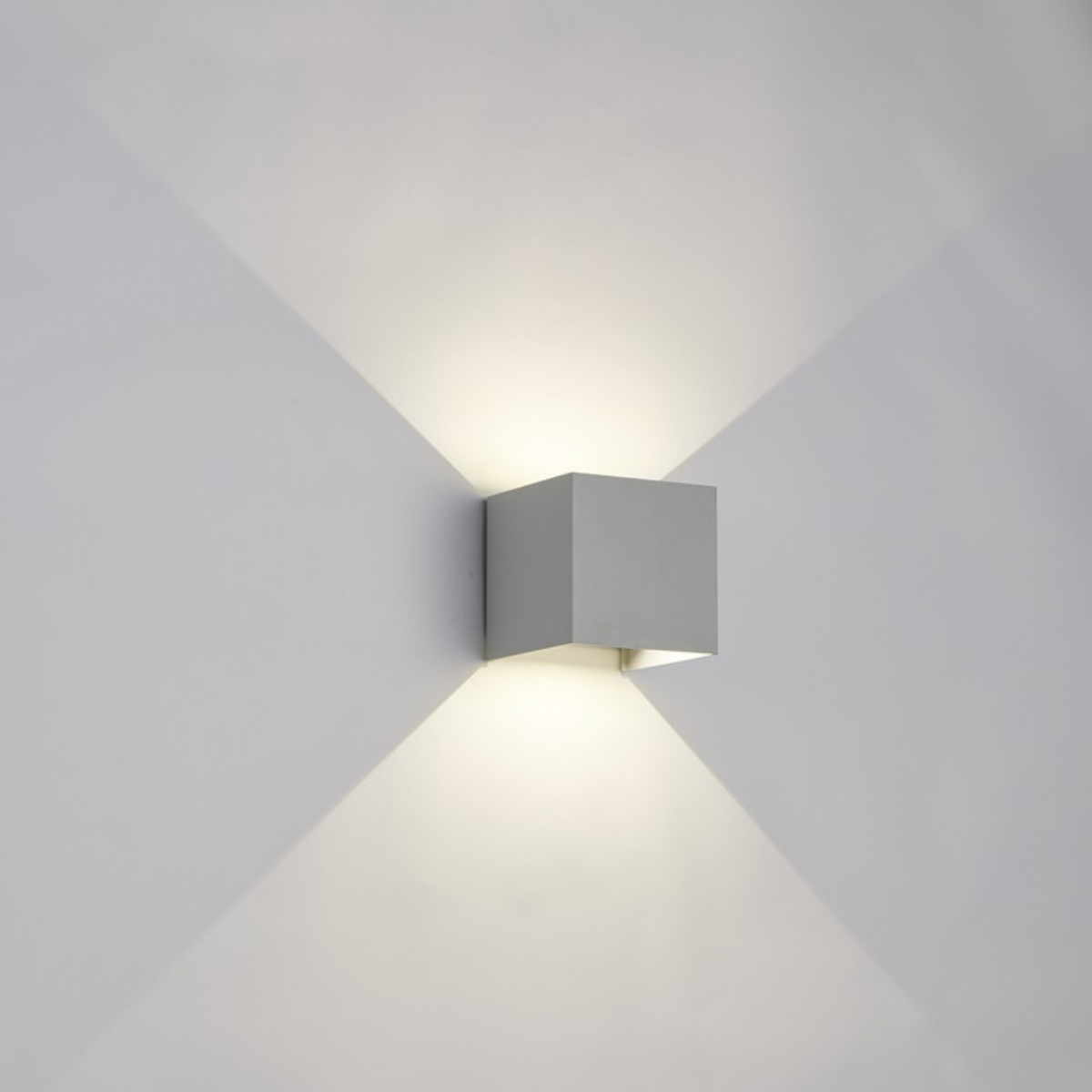 Glindra – Modern Touch-Activated Cube Wall Light