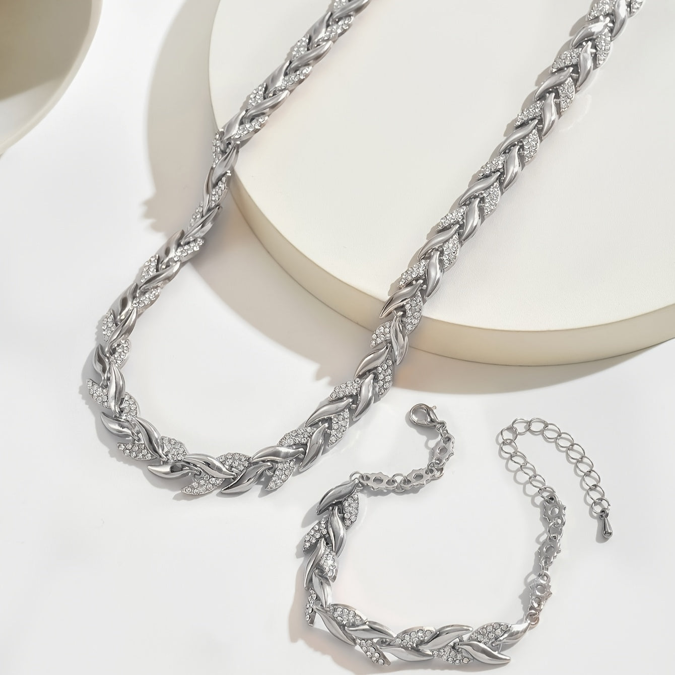 LEÏNA™ | Luxury Leaf Chain Necklace and Bracelet Set