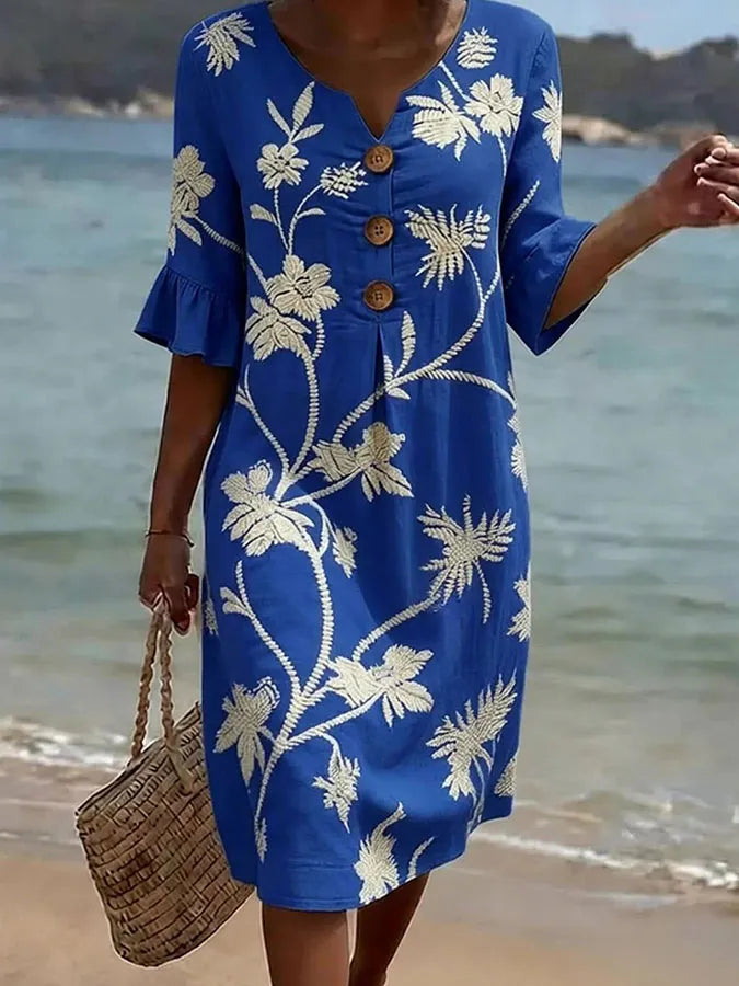 Casual women's dress with floral print.