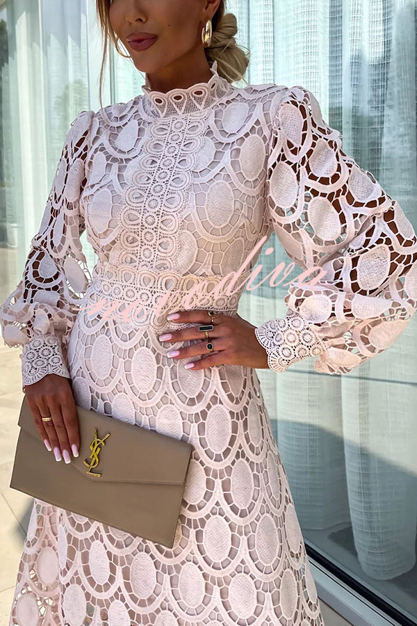 Noor - Romantic Lace Dress