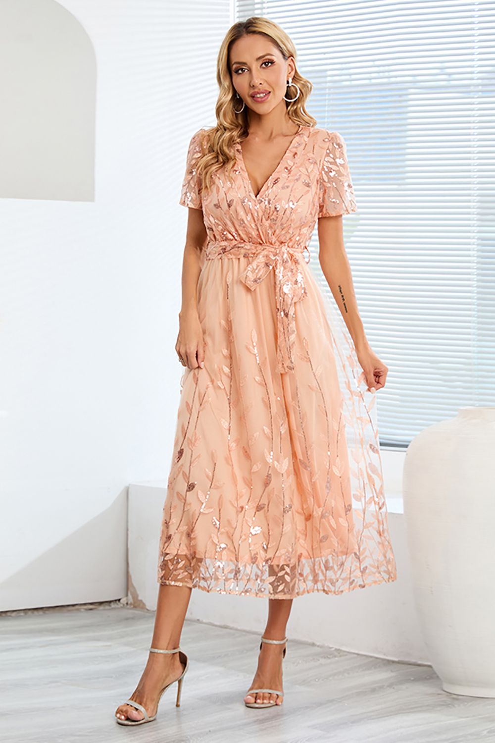 Elegant and Timeless Summer Dress - Sophisticated Flowing Cut