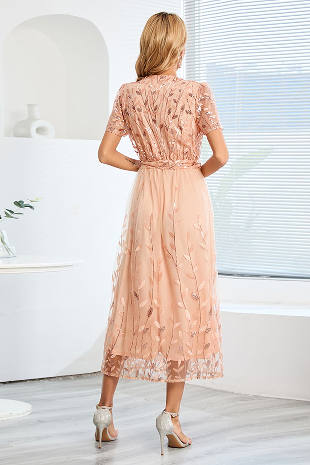 Elegant and Timeless Summer Dress - Sophisticated Flowing Cut
