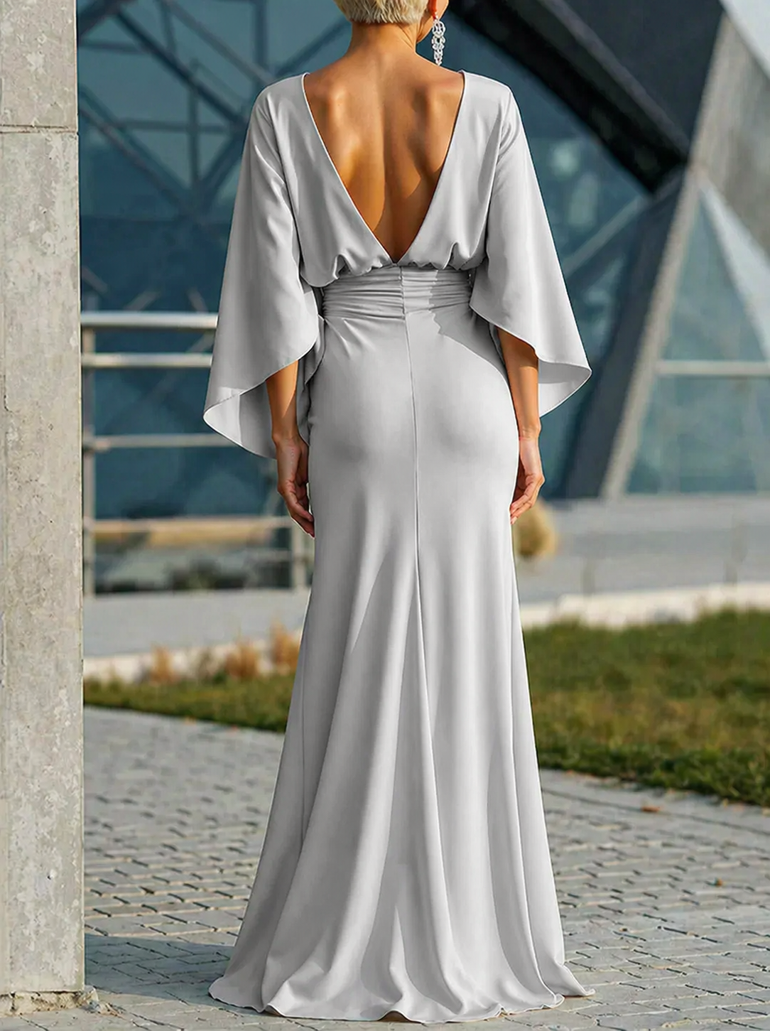 Clara | Chic Sleeveless V-Neck Dress