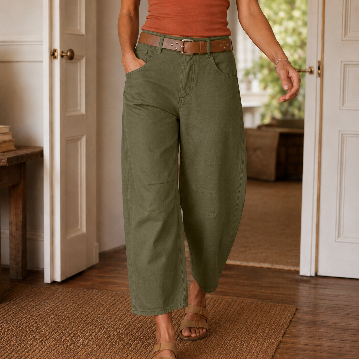 Cropelle – Stitch Detail Cropped Straight Pants