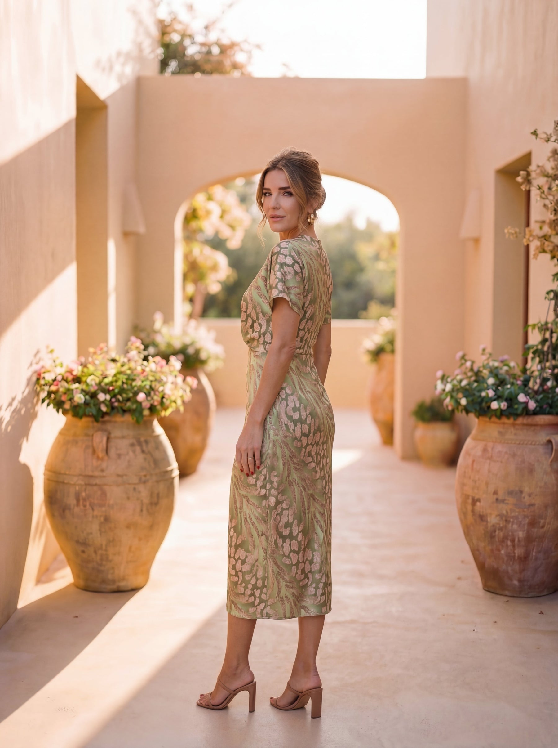 Antonella | Elegant dress in lightweight and flowing fabric