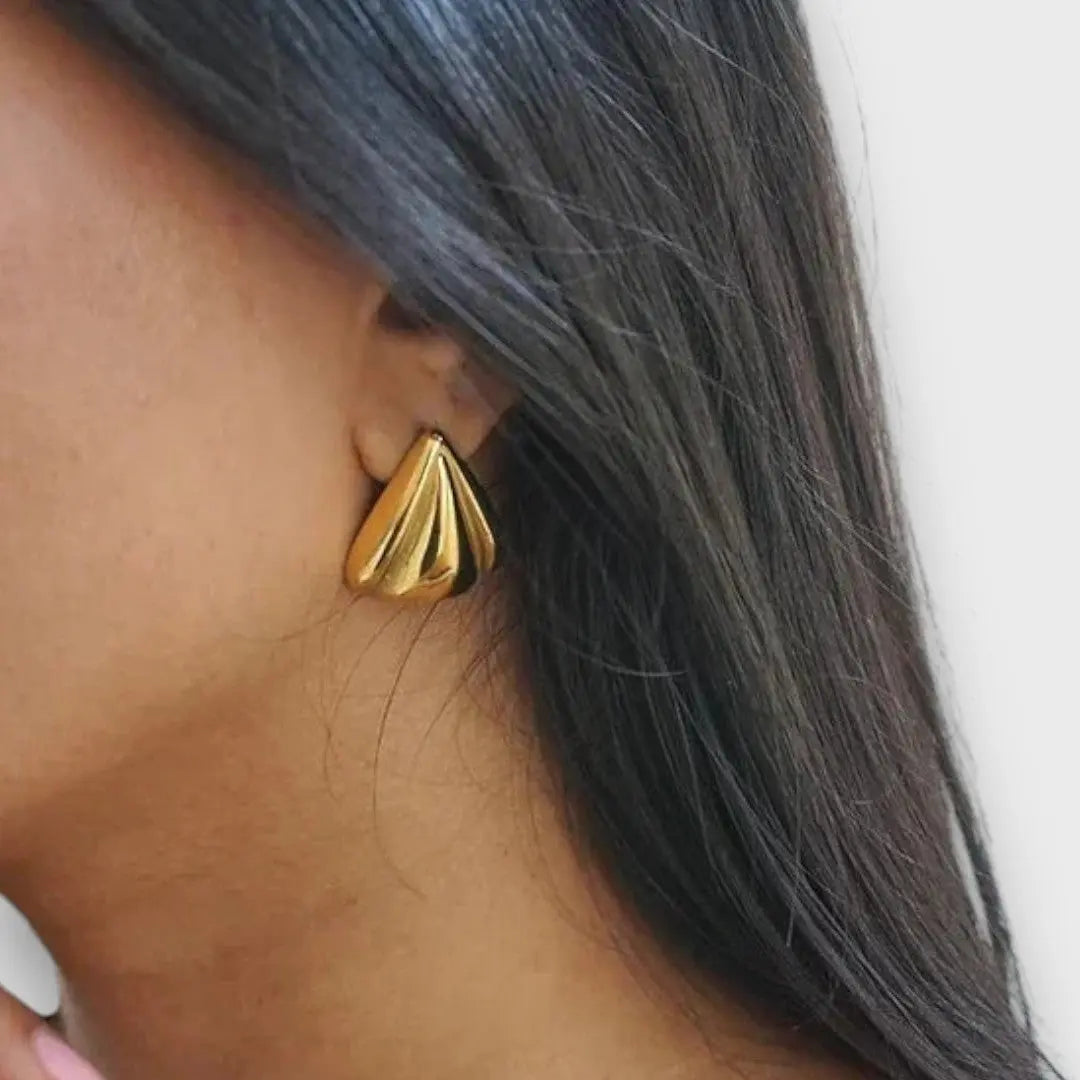 Nuna – Sculptural Character Gold Earrings