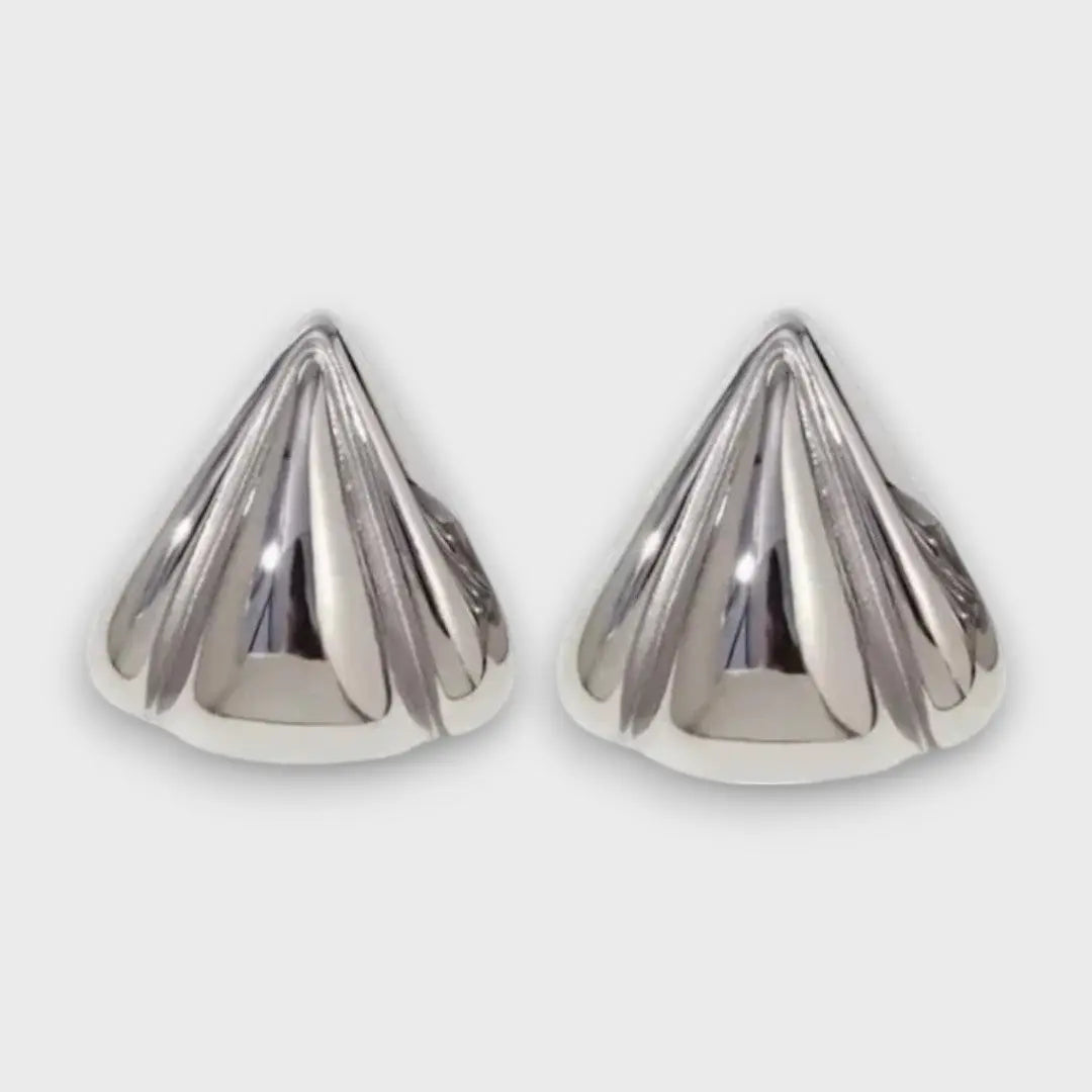 Nuna – Sculptural Character Gold Earrings