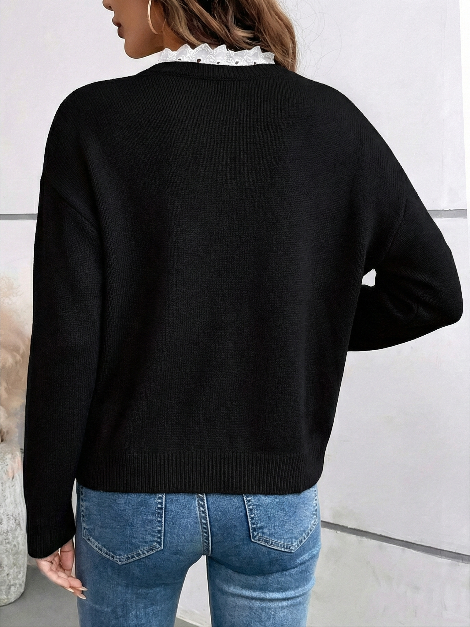Celine™ | Chic Knitted Sweater with Elegant Lace Collar