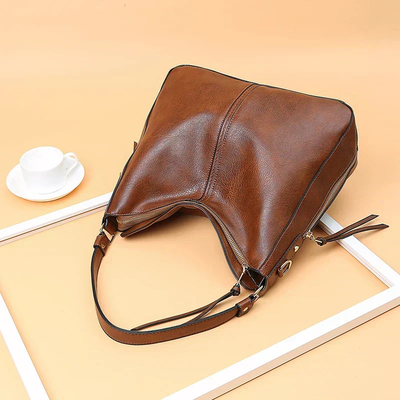 Gudborg | Elegant and Spacious Everyday Bag in Classic Black