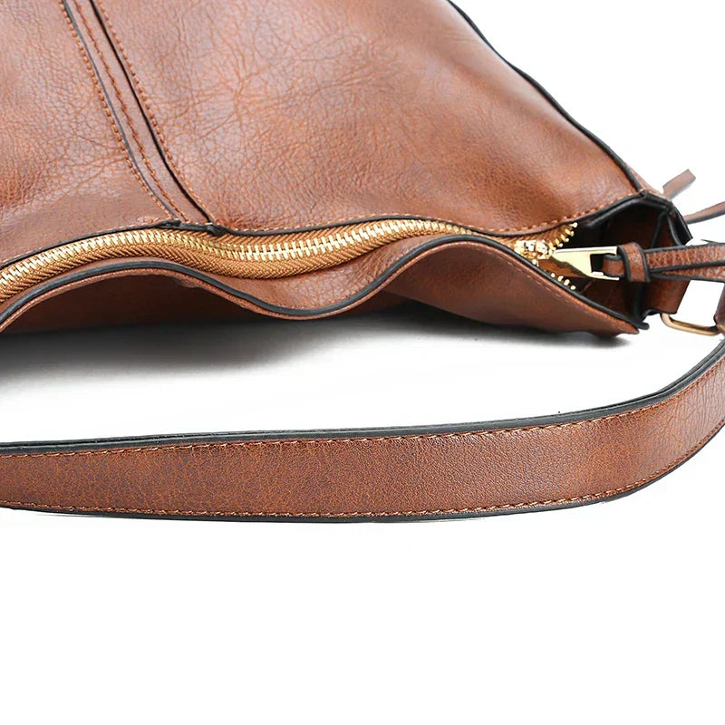 Gudborg | Elegant and Spacious Everyday Bag in Classic Black