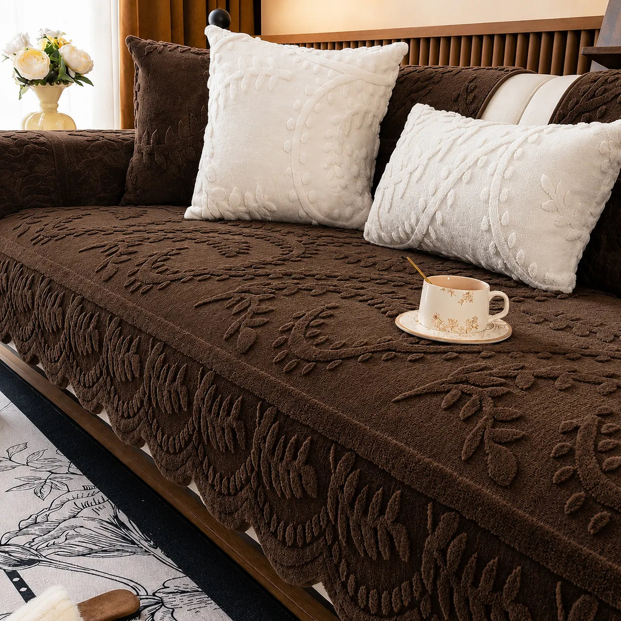 Hovela – Plush Non-Slip Couch Cover with Botanical Texture