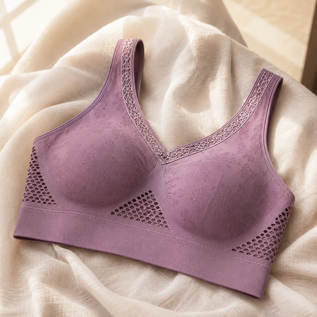 Aluvelle – Wireless Lift Bra with Breathable Mesh & Lace-look V-Neck