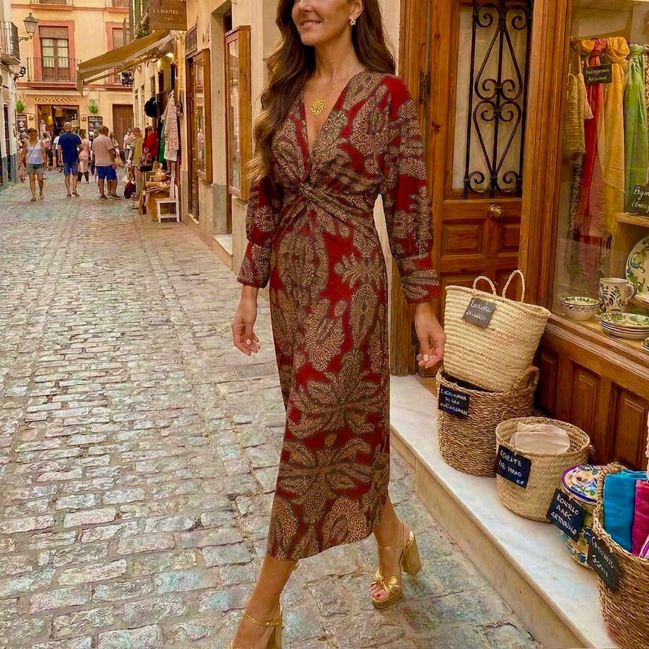 Elegant Midi Dress with Timeless Print - Fluid and Refined Cut