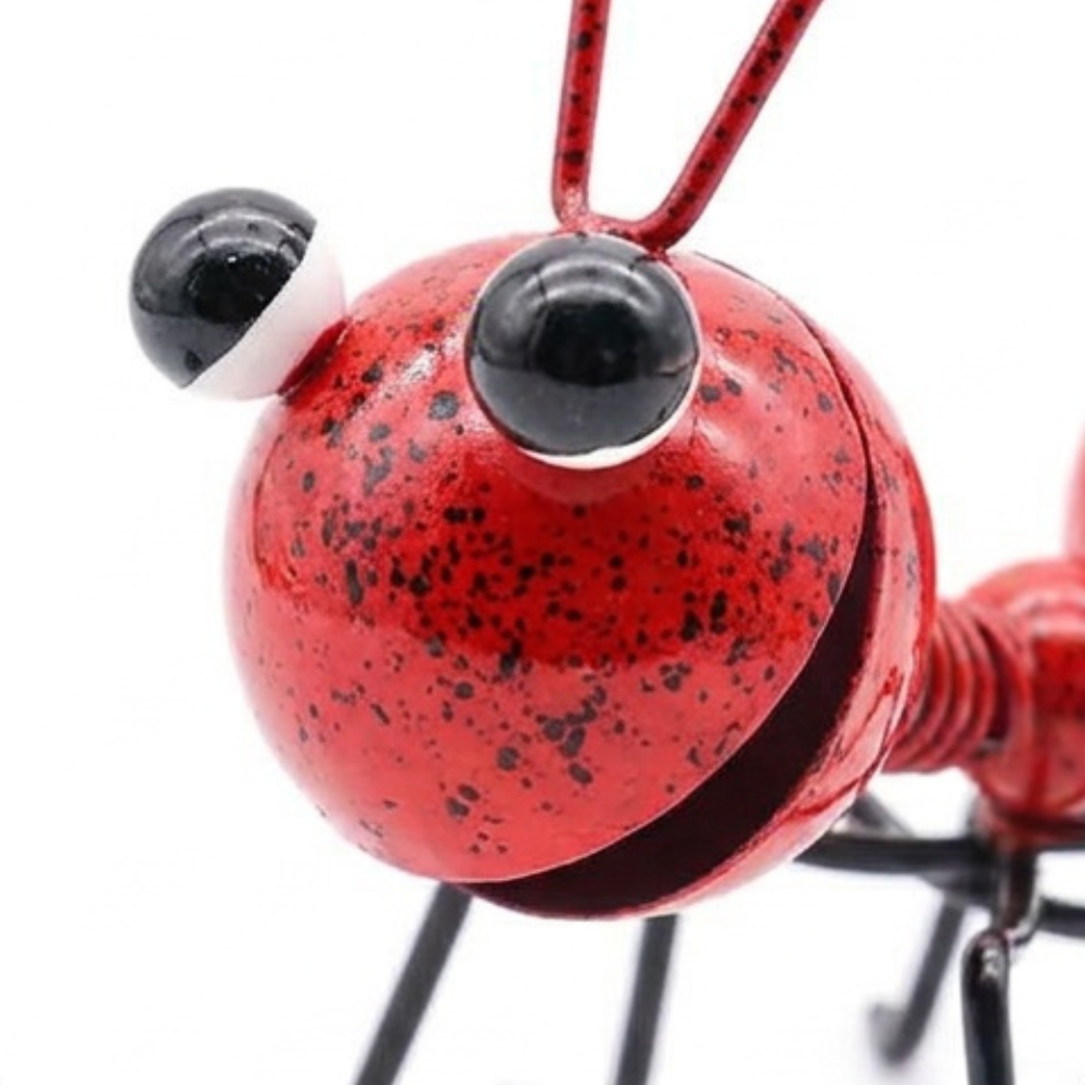 Antly – Colorful Metal Ants for Whimsical Gardens