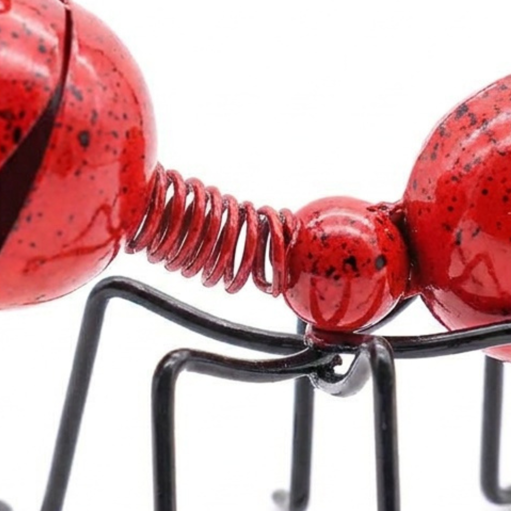 Antly – Colorful Metal Ants for Whimsical Gardens