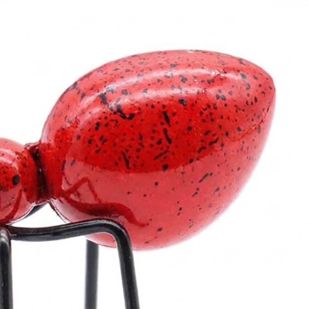 Antly – Colorful Metal Ants for Whimsical Gardens