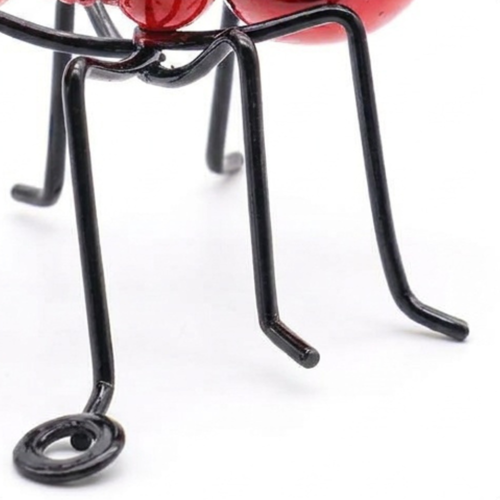 Antly – Colorful Metal Ants for Whimsical Gardens
