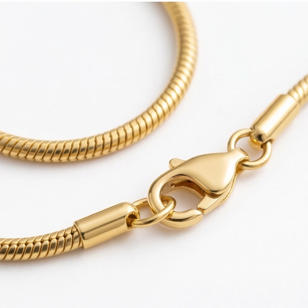 Levara – Personalized Initial Heart Necklace