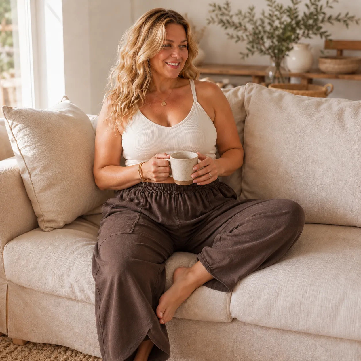Lounella – Wide Leg Harem Pants with Elastic Waist and Deep Pockets