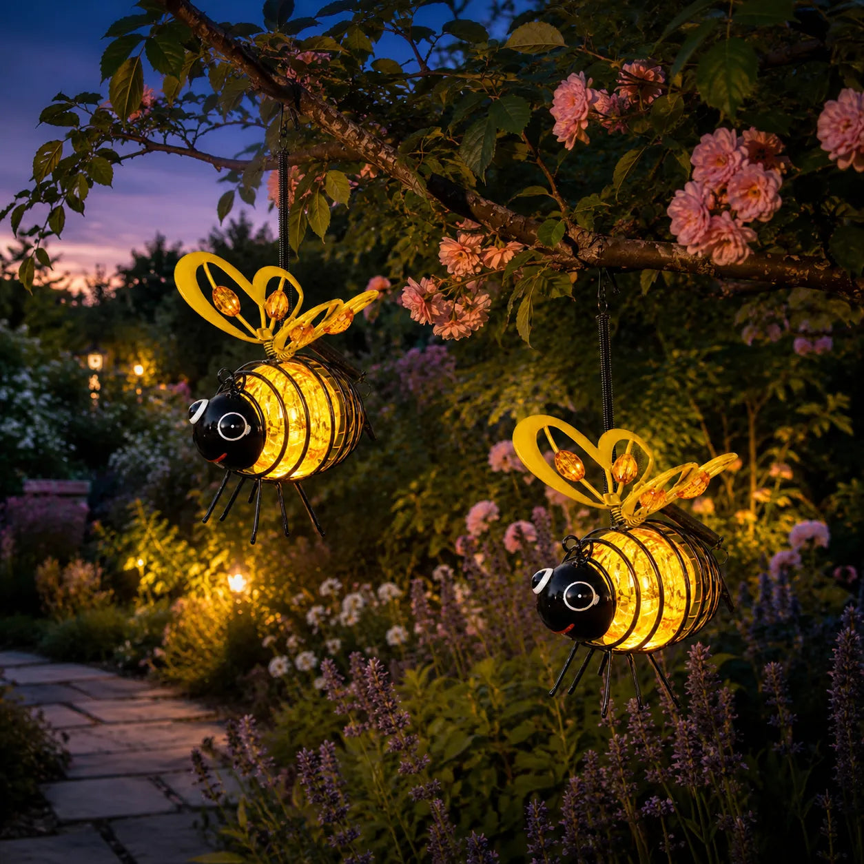 Honeyglow – Solar Bee Garden Light with Amber Glow, Weatherproof Hanging Yard Decor
